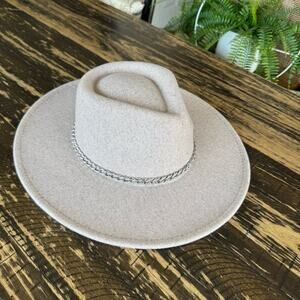 Cream Wide Brim Country Cowboy Winery Hat – One Size (Adjustable)